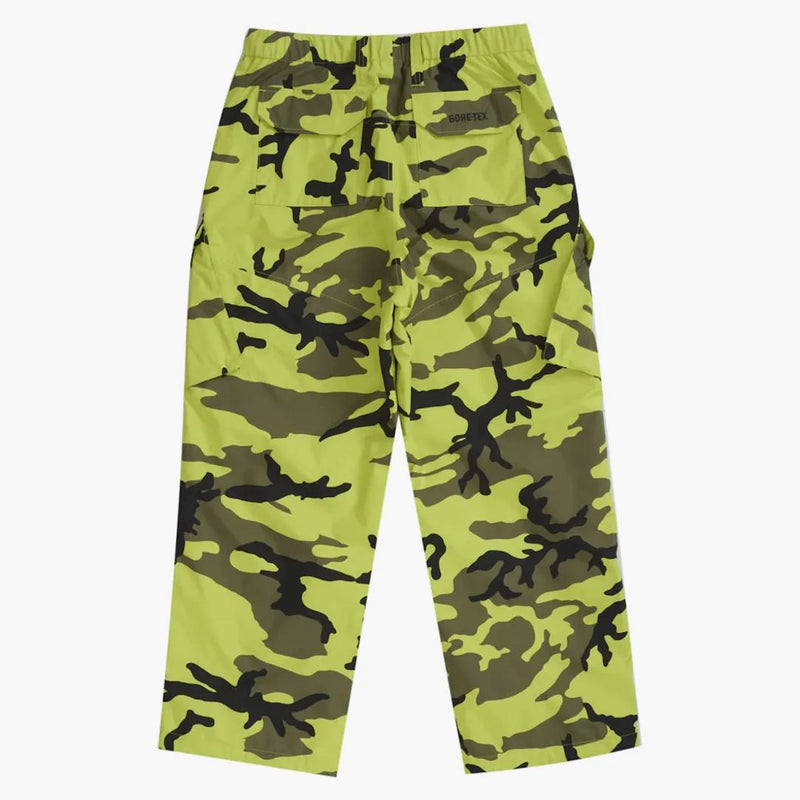 Supreme Gore-Tex lastbyxa (SS25) fluorescerande camo
