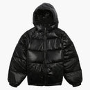 Supreme encapuchado con chaqueta negra