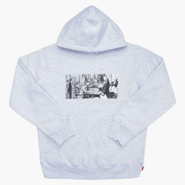 Supreme Mike Kelley Franklin undertecknar alliansfördraget med franska tjänstemän huva tröja Ash Grey