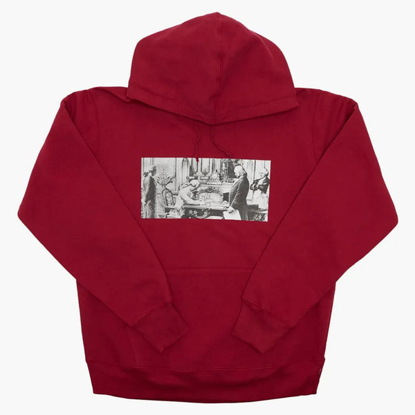 Supreme Mike Kelley Franklin undertecknar alliansfördraget med franska tjänstemän huva tröja mörk magenta