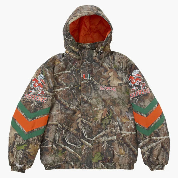 Supreme Mitchell y Ness NCAA Chaqueta de estadio con capucha CAMO de bosque