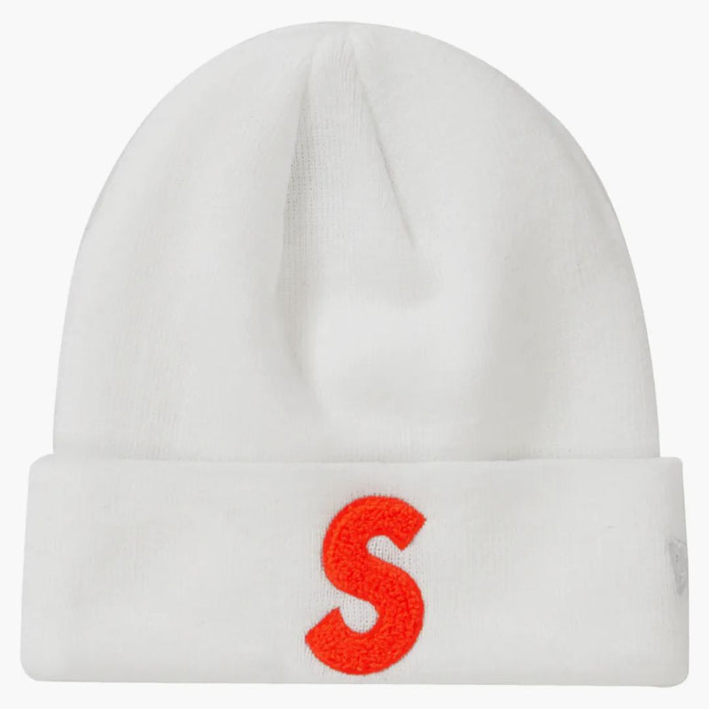 Nejvyšší nová éra logo Beanie (FW 19) bílá
