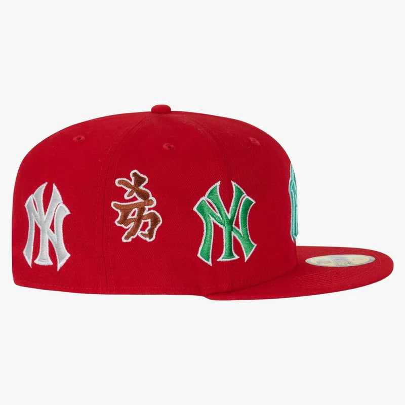 Supreme New York Yankees Kanji nová éra namontovaná má červenou