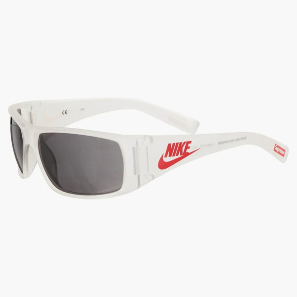 Supreme Nike Solglasögon Frosted White