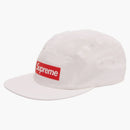 Nejvyšší zvednutá logo logo patch camp cap bílý