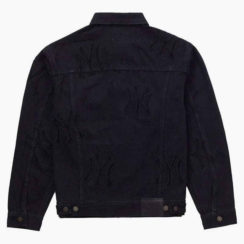Supreme x New York Yankees Denim Trucker Kurtka umyta czarna