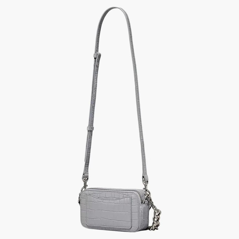 Marc Jacobs la cava di istantanea con crocce.