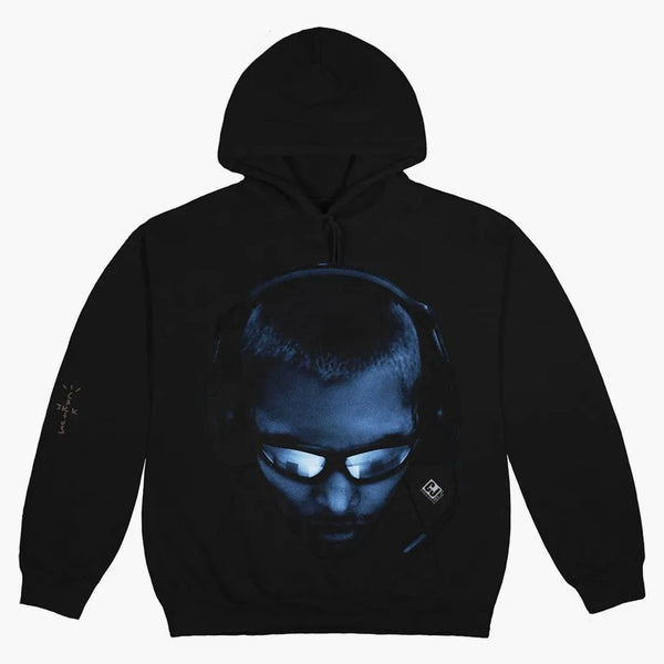 Travis Scott zkorumpoval mikinu černou