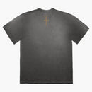 Travis Scott más alto en la habitación Tamilla alienígena negra