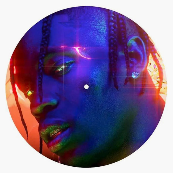 Travis Scott nejvyšší v disku s obrázkem místnosti multi
