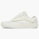 Vans Old Skool Mastermind World presenterad i slutet. Vit