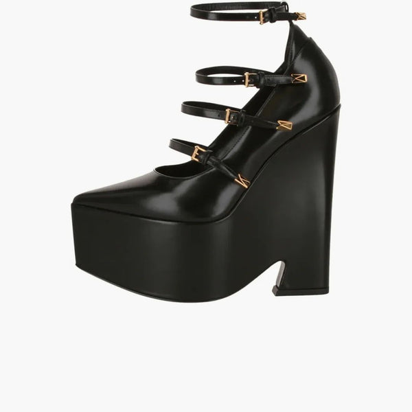 Versace Tempest Bluckle Platforme pompuje czarne (kobiety)