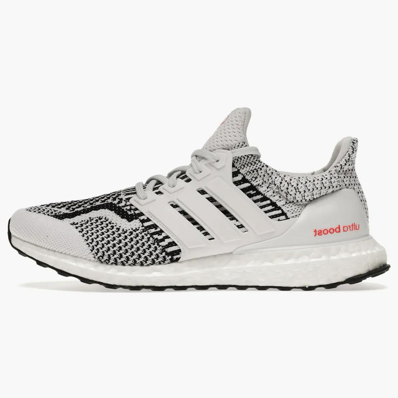 Adidas Ultra Boost Dna 5.0 Zebra