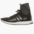 Přístup adidas y-3 odráží jádro černou