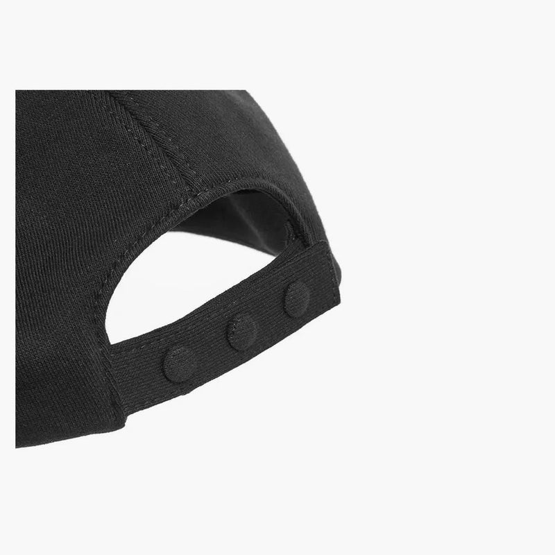 Burberry monogram motiv bomull tröja baseball cap svart vit