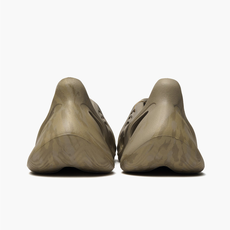 Adidas Yeezy Foam RNNR Stone Sage Rückansicht