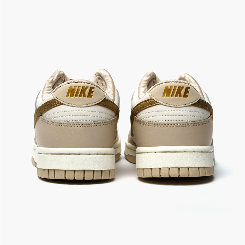 Nike Dunk Low Phantom Metallic Gold (W) Rückansicht